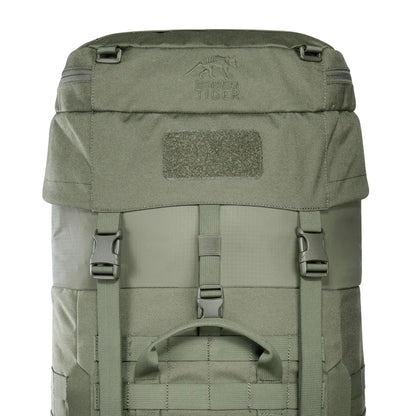 Close-up of the lid logo on the Tasmanian Tiger Base Pack 60 FO in olive | TT8846.331